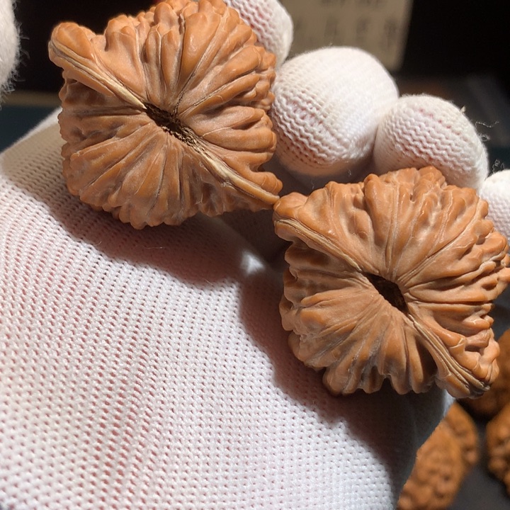 文玩核桃把件42平谷楼