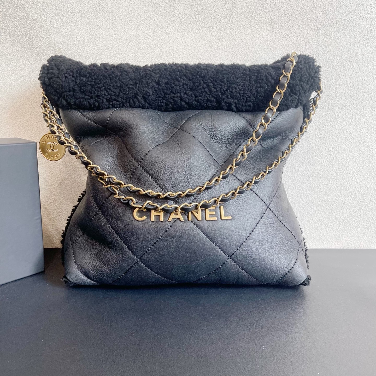 95新 Chanel/香奈儿 98新 奢总管/24k毛绒22bag包/芯片
