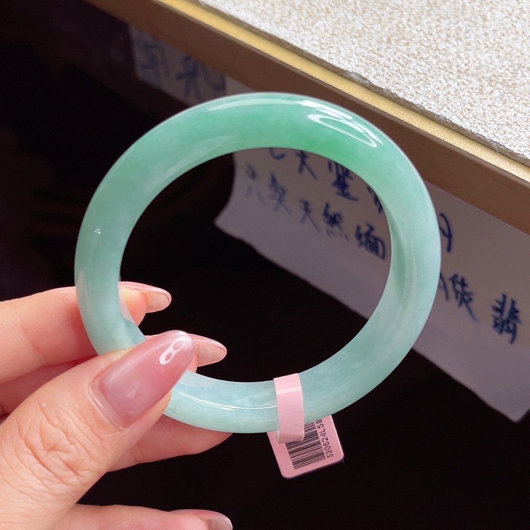 翡翠未镶嵌手镯手镯