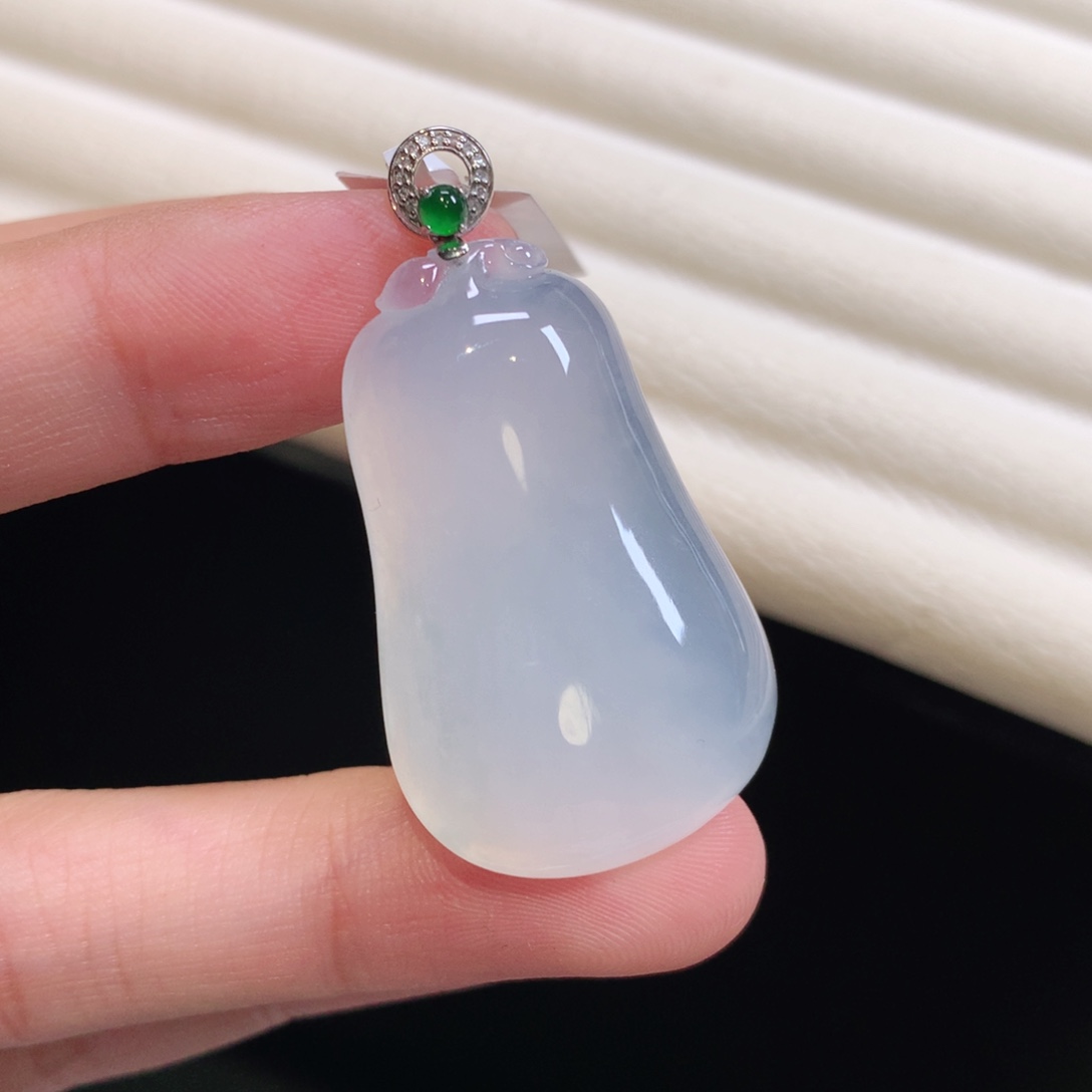 翡翠颈饰18K金镶嵌大福瓜