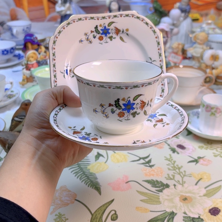 摆件欧洲中古瓷器（雪莱大杯）