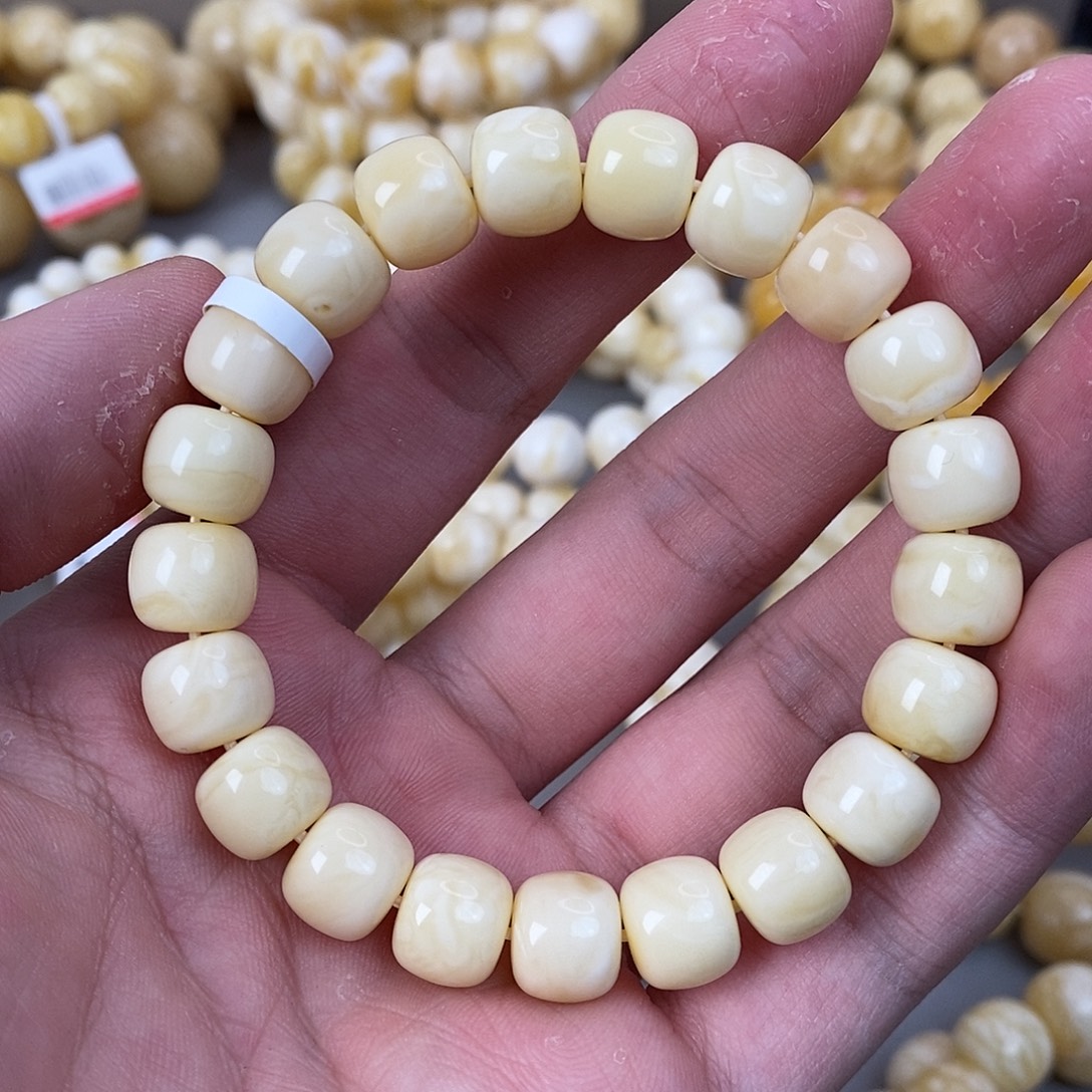 蜜蜡未镶嵌珠宝奇石10.6mm 15.2g