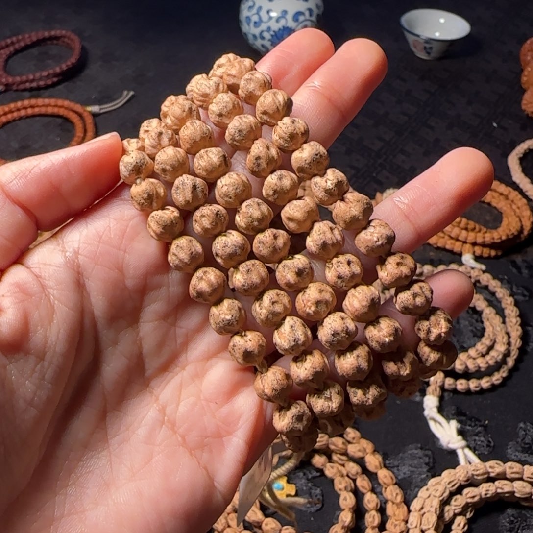 柏香籽/百香籽手串乌*