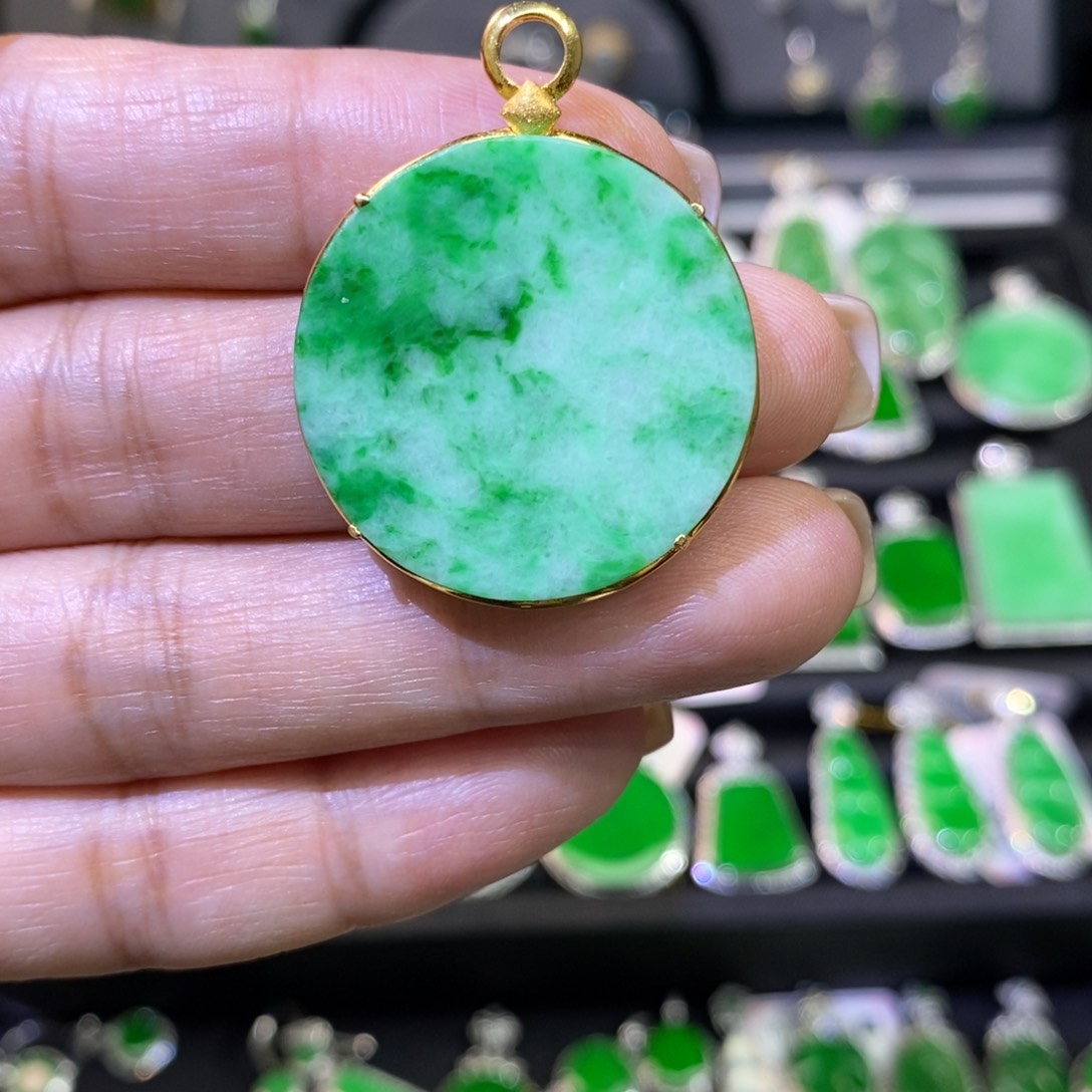 翡翠吊坠(不含链)18K金镶嵌吊坠