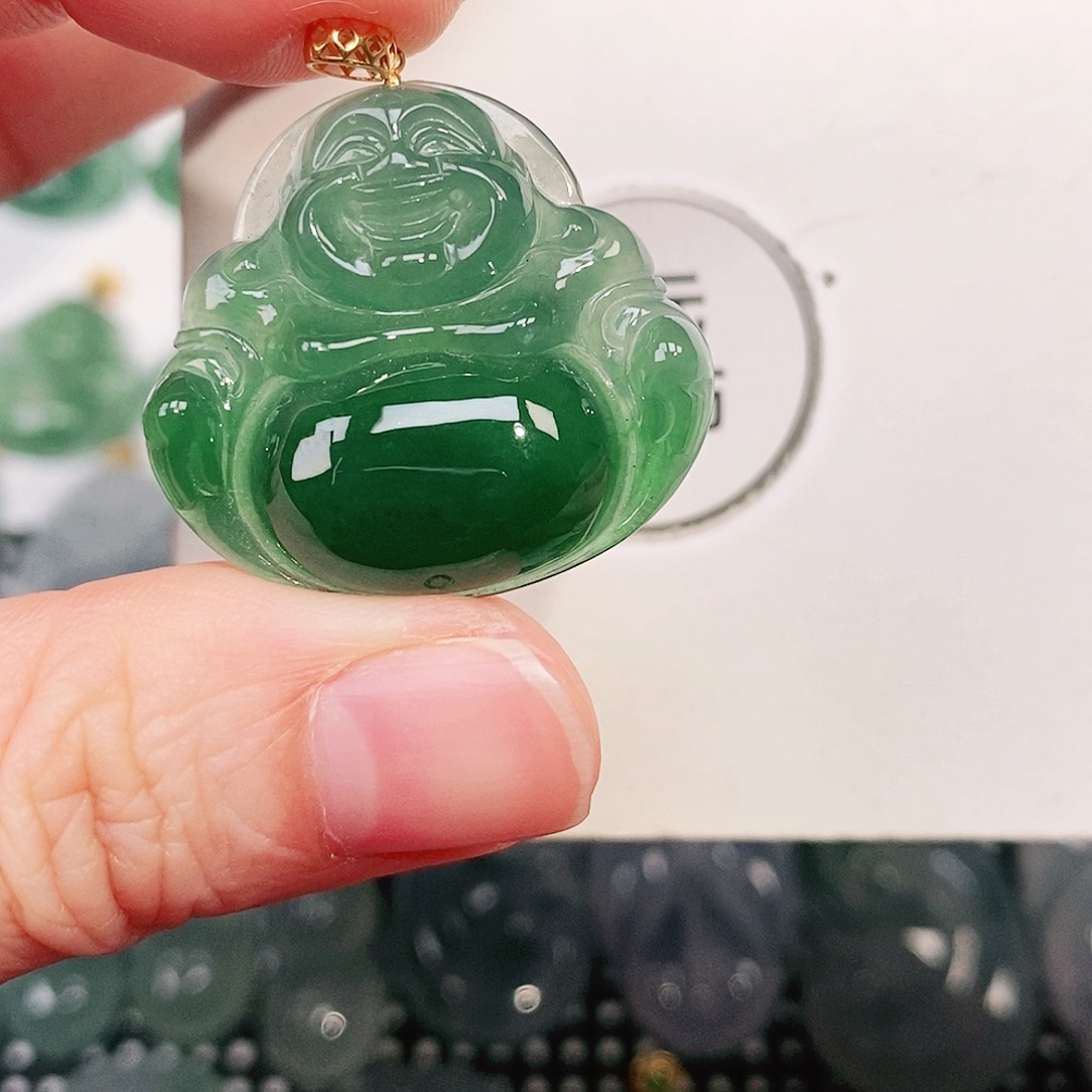 翡翠18K金镶嵌颈饰
