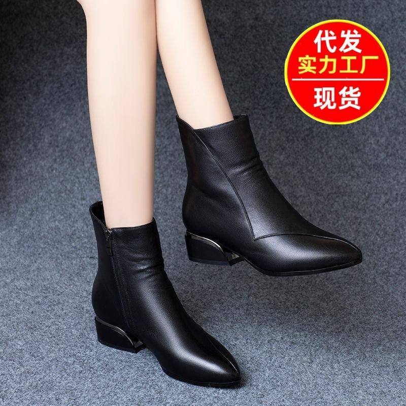 2025秋冬新款韩版尖头粗跟短筒舒适时装靴女成熟妈妈皮靴低跟女靴