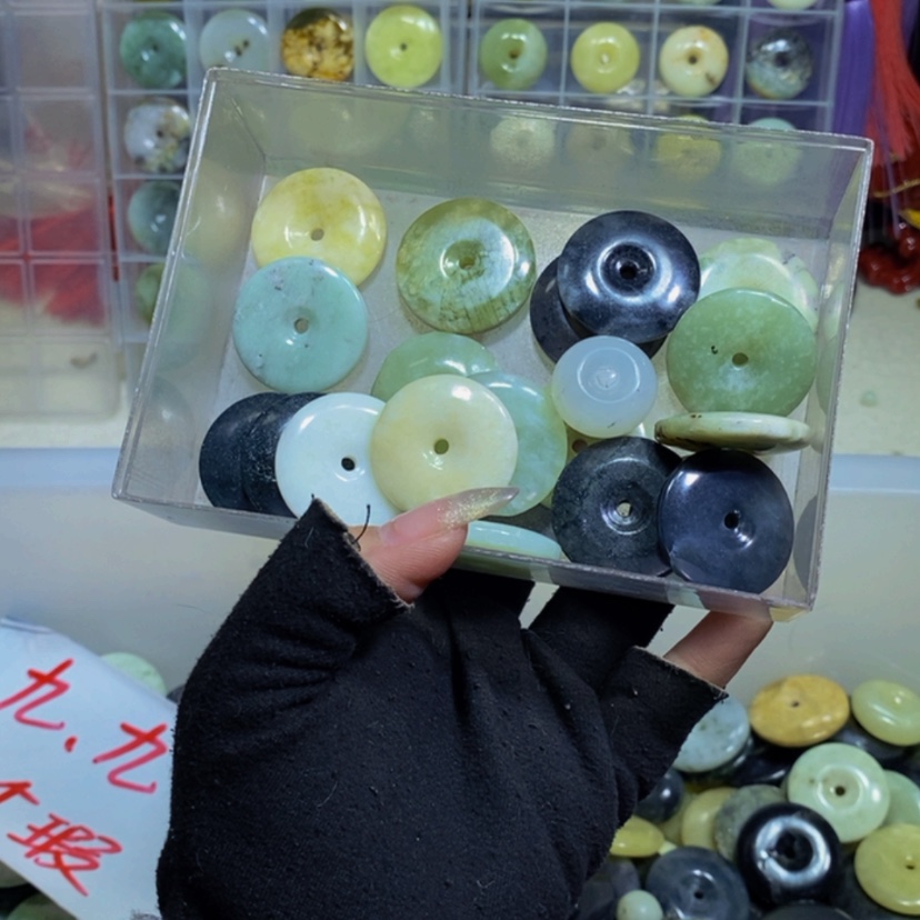 【闪购商品】蛇纹石玉其他未镶嵌70