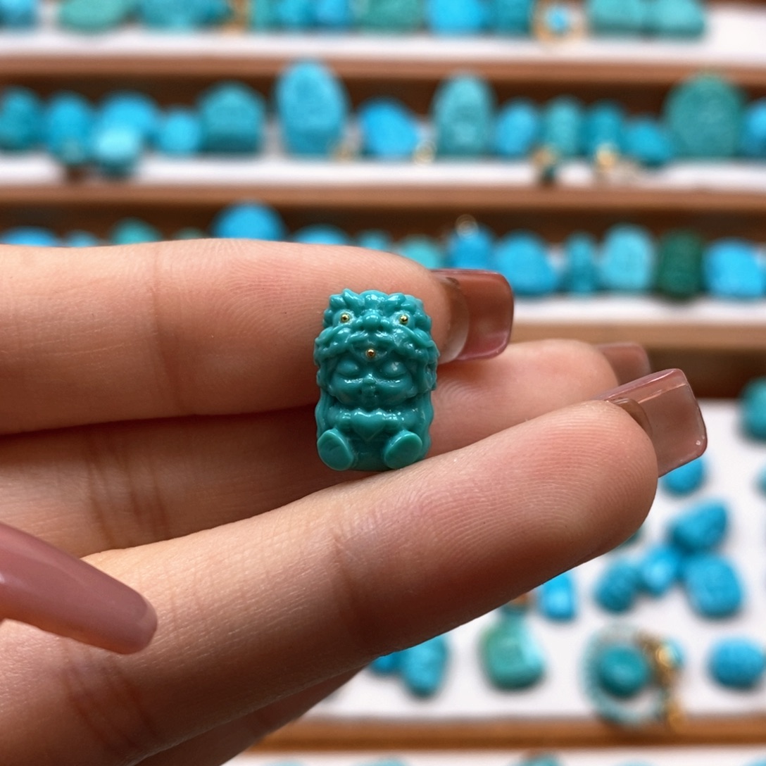 绿松石未镶嵌颈饰