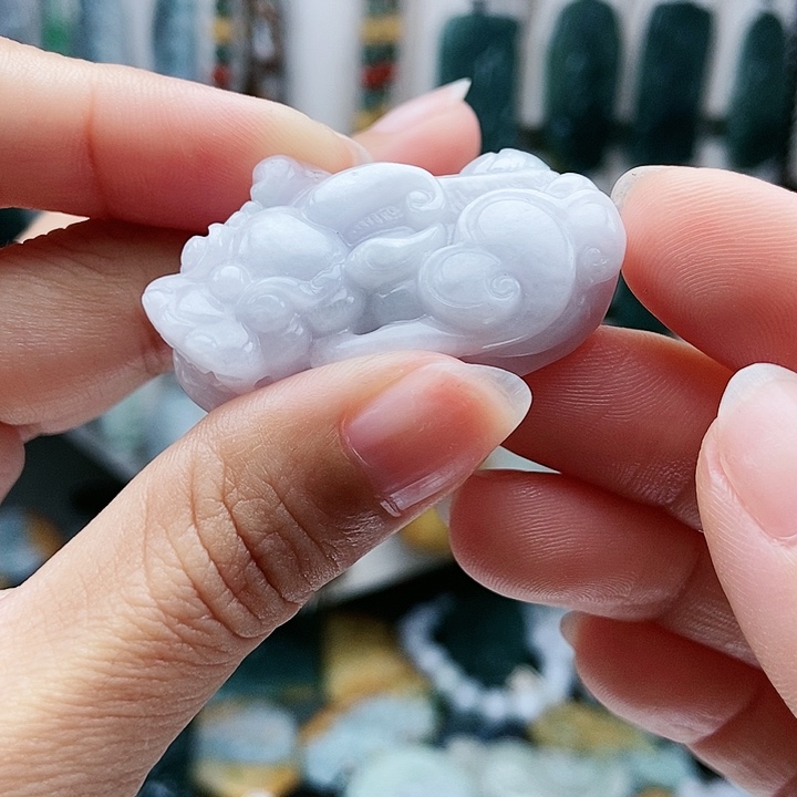 颈饰足铂镶嵌翡翠翡翠