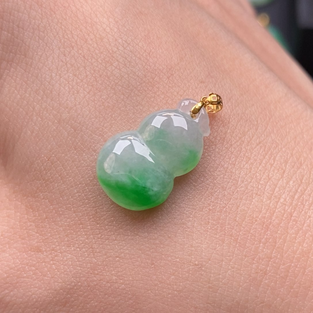 翡翠颈饰18K金镶嵌翡翠