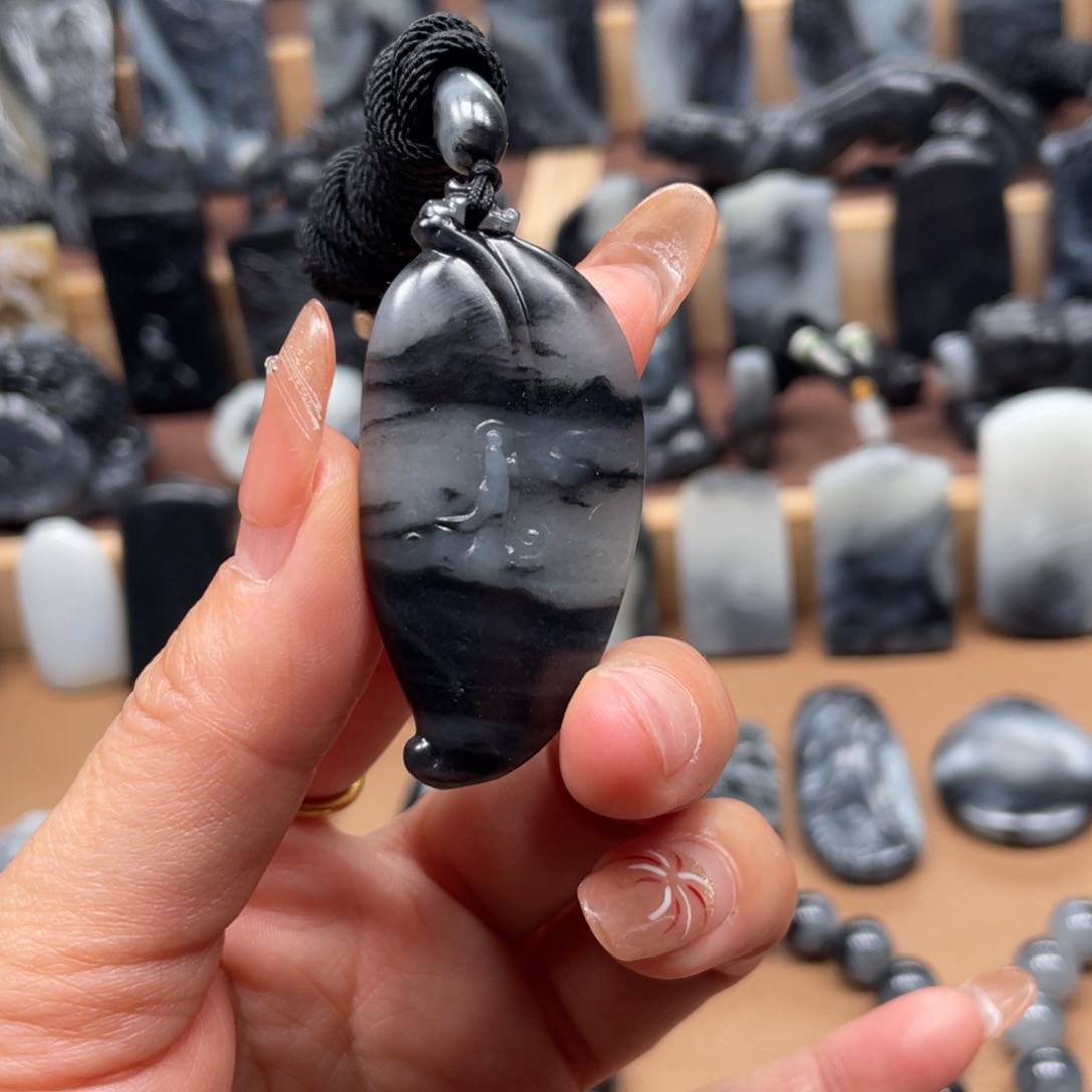 和田玉颈饰未镶嵌