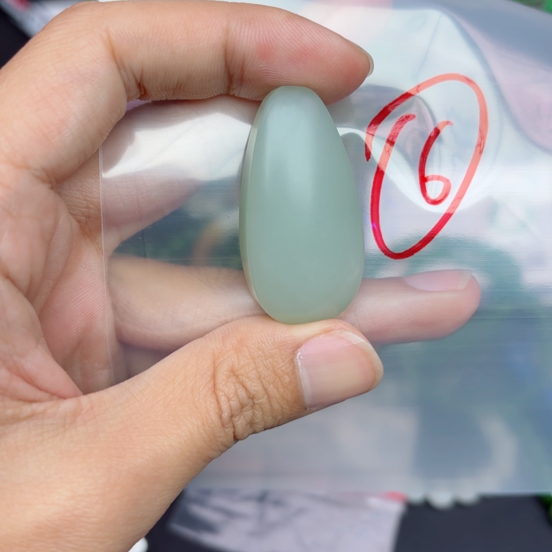 和田玉吊坠未镶嵌