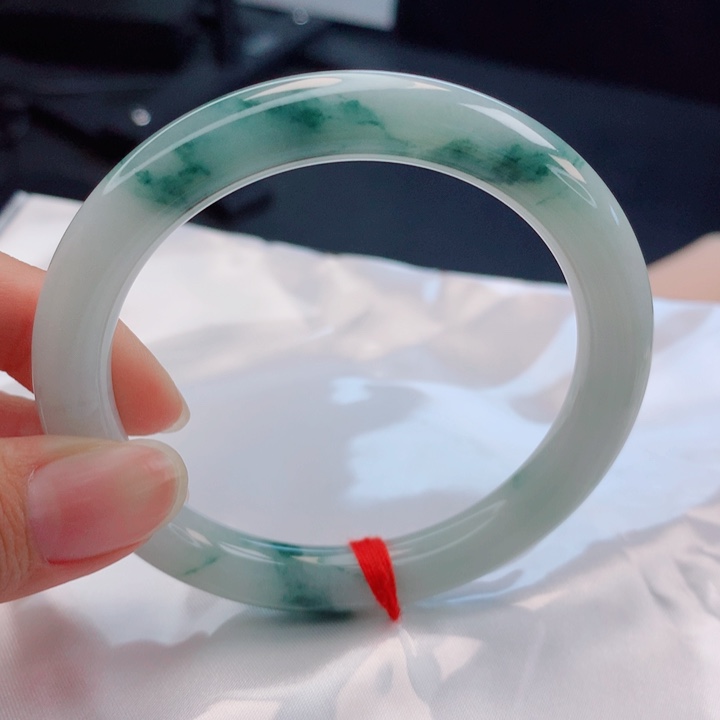 未镶嵌手镯（圆镯）翡翠57+圈