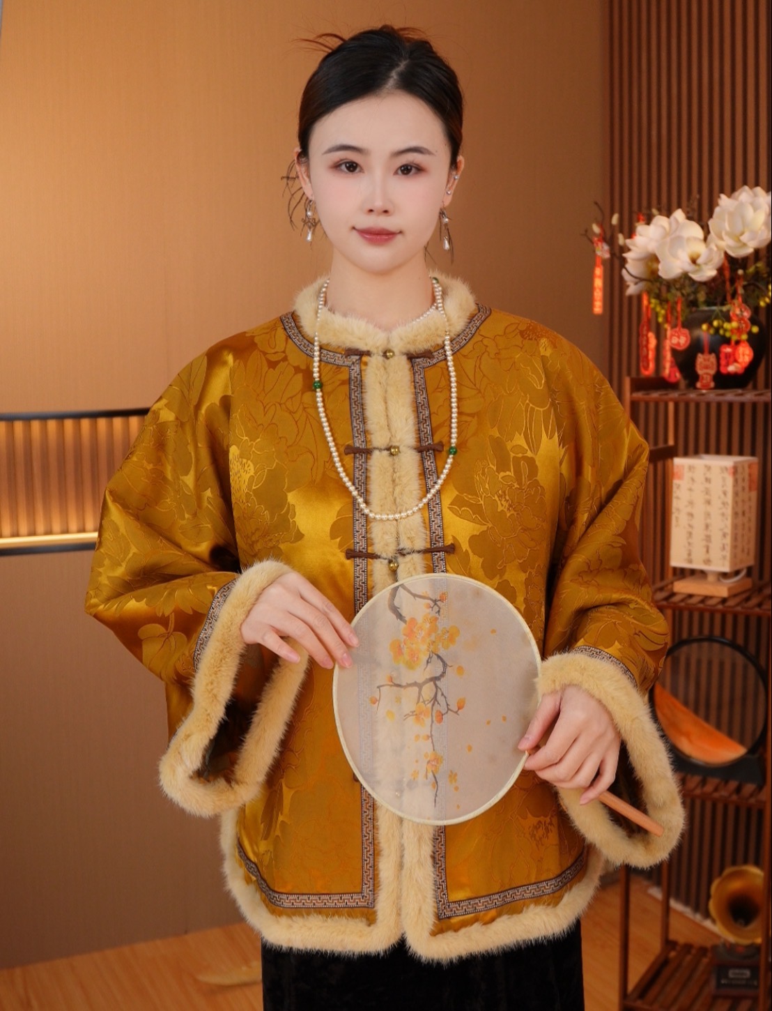 花想容-新中式重磅老缎双面双穿水貂毛外套2025D7779夏希广源仓