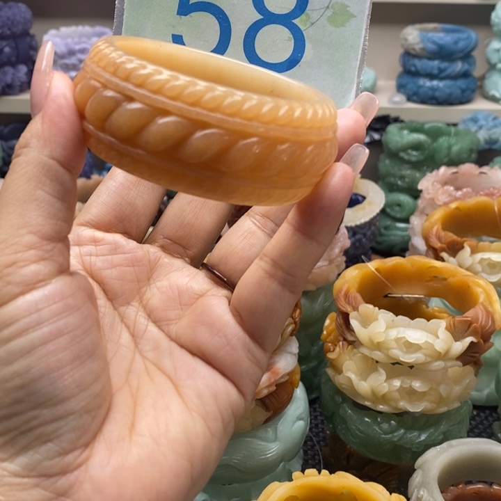 未镶嵌手镯石英岩玉