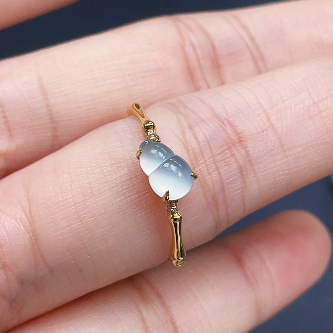 翡翠18K金镶嵌戒指葫芦