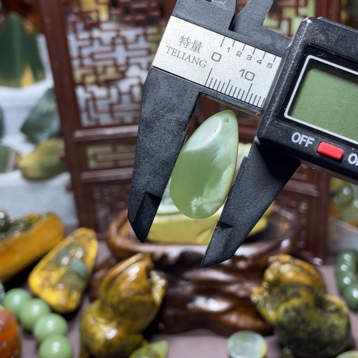 【闪购商品】岫岩老玉（透闪石质玉）挂件未镶嵌