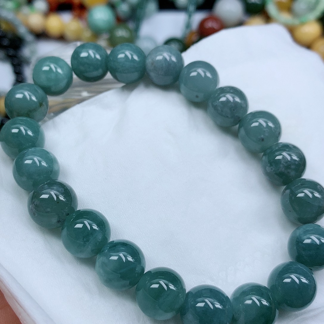 翡翠颈饰未镶嵌手串