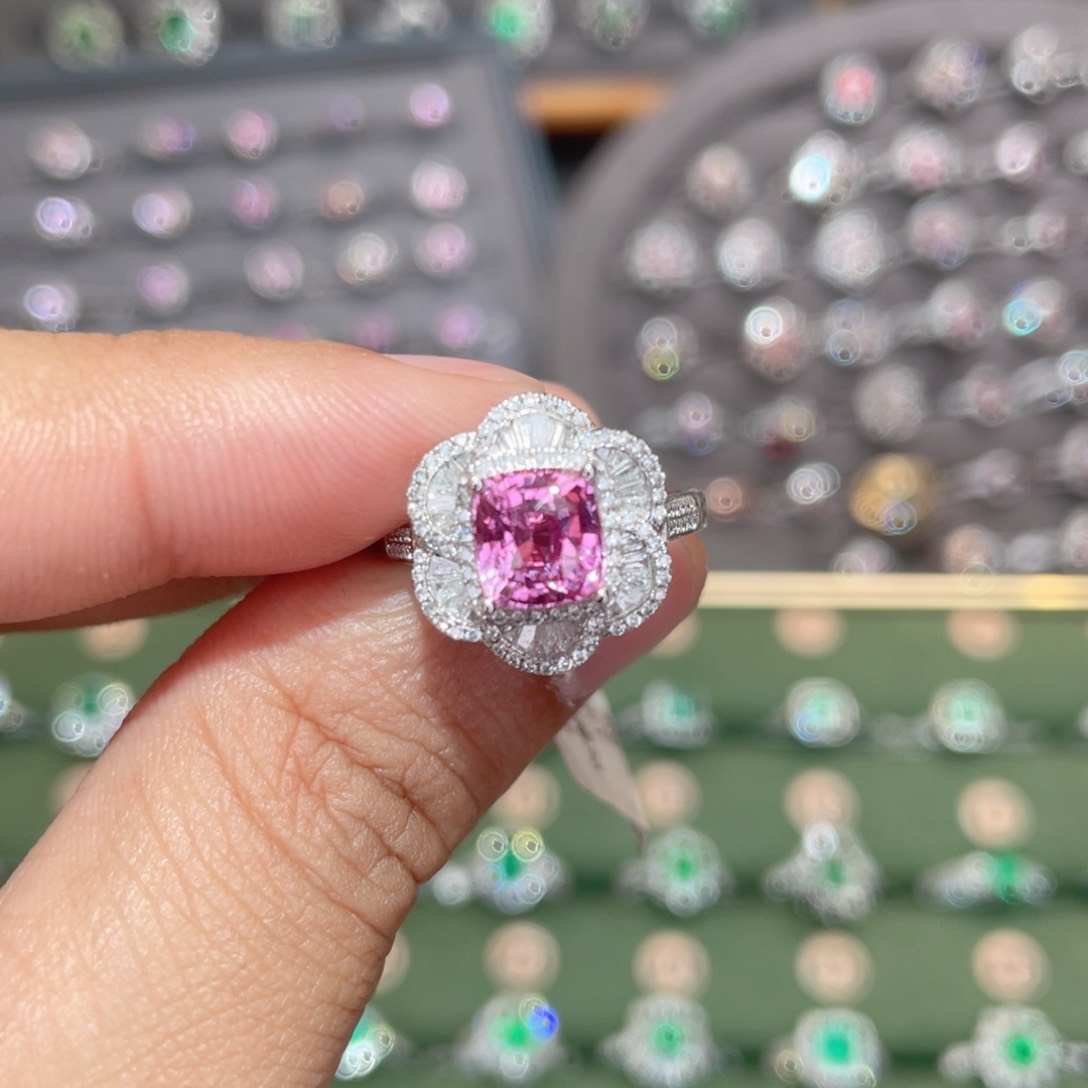彩色蓝宝石戒指18K金镶嵌2.14ct 无烧帕帕