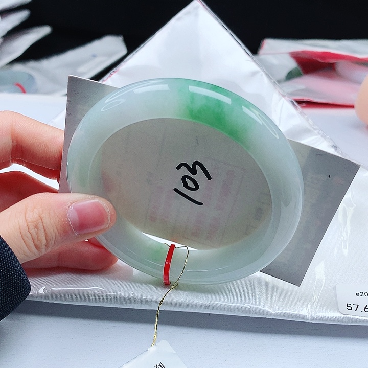 翡翠手镯未镶嵌缅甸天然a货手镯57+