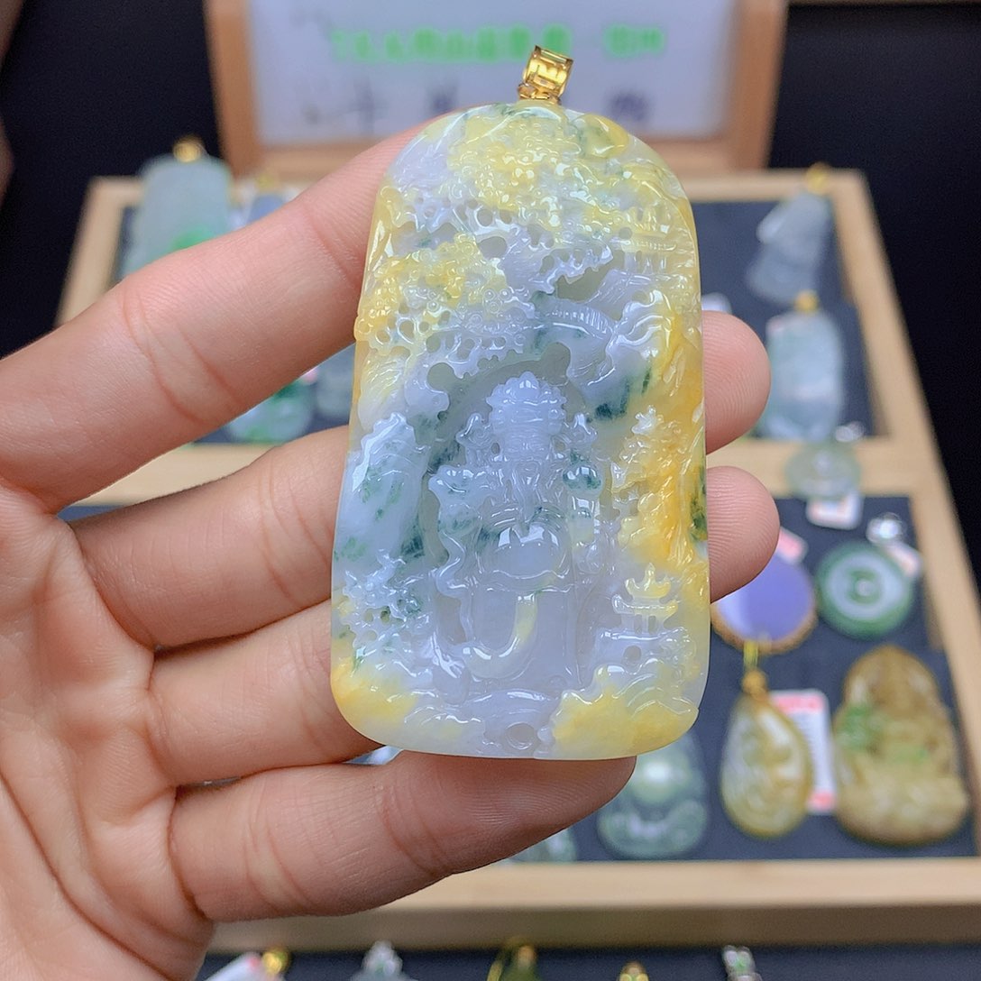 翡翠颈饰18K金镶嵌翡翠