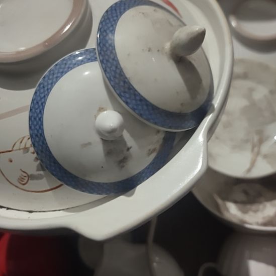 瓷发两个杯盖！…………