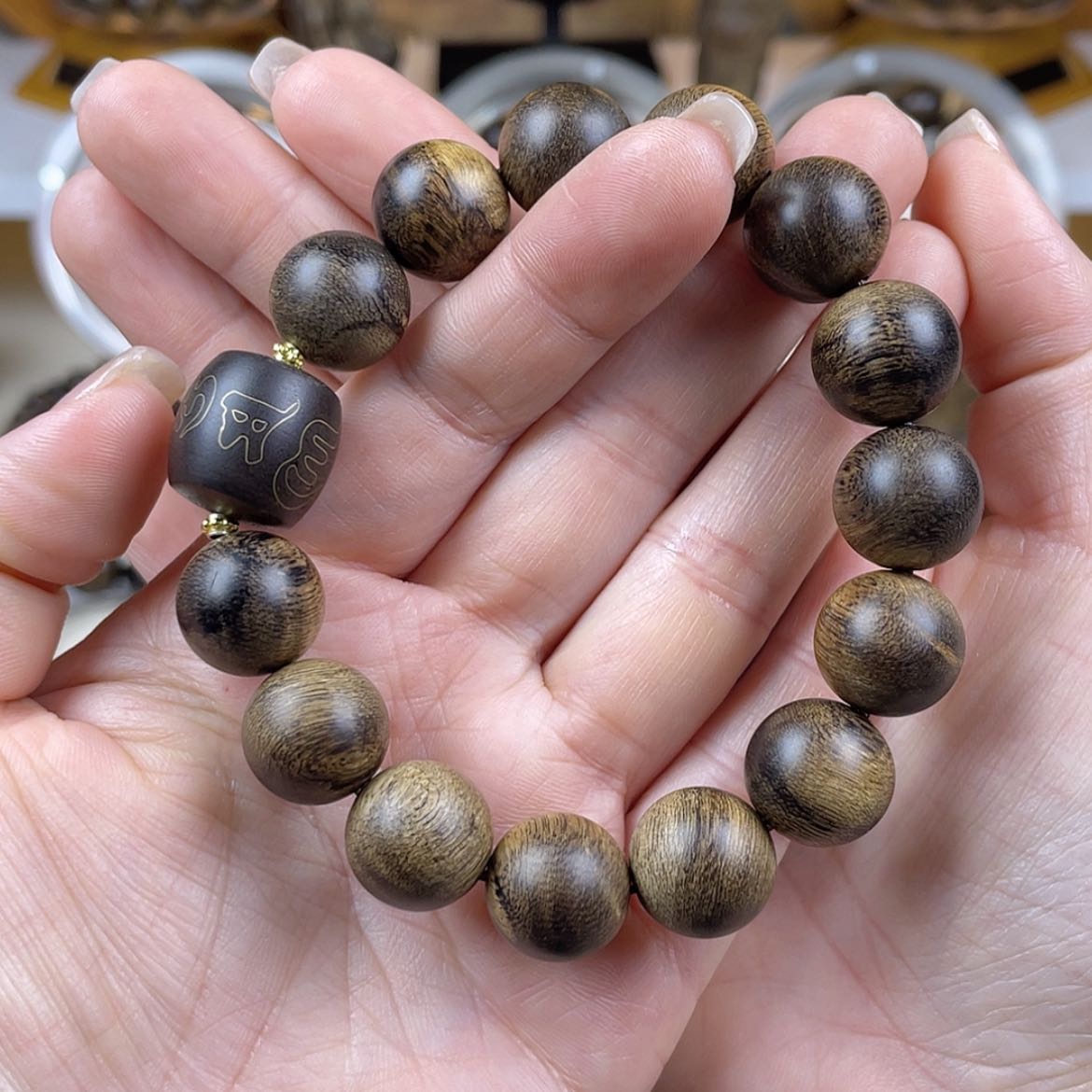 【闪购商品】沉香手串角*越南芽庄白棋楠留疤