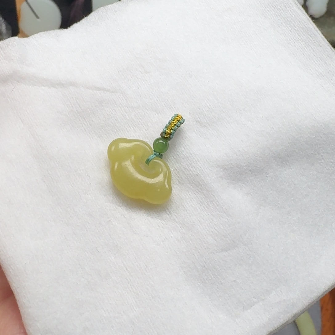 哇***～和田玉未镶嵌颈饰