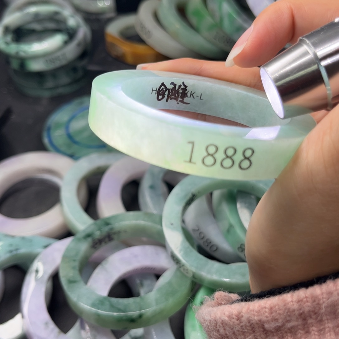 定制翡翠手镯未镶嵌