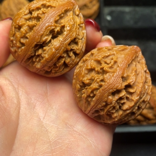 文玩核桃吊坠秦岭野生核桃