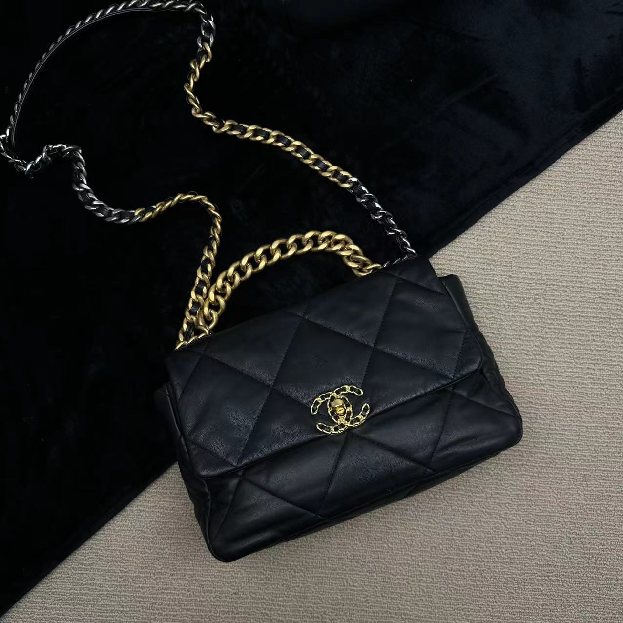 95新 Chanel/香奈儿 【文子姐专属】F013/黑金中号19BAG单肩包/FB