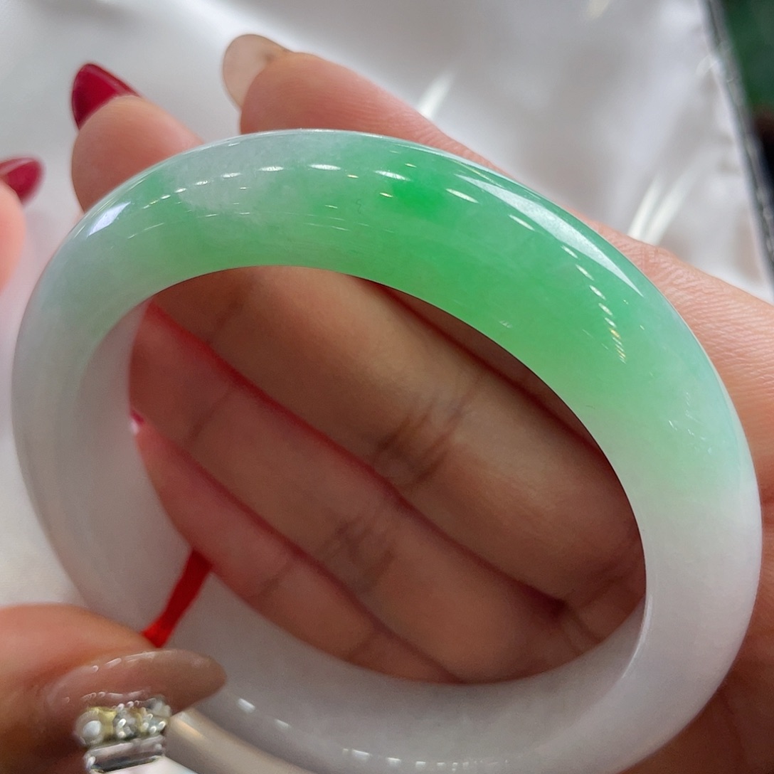 未镶嵌手镯翡翠白底青57圈28号贯穿裂