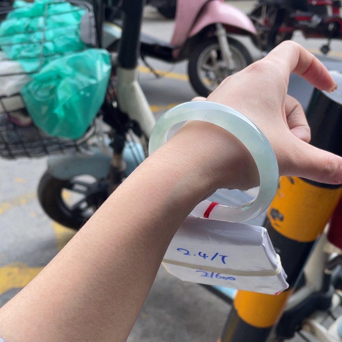 翡翠手镯未镶嵌木*J58.5 正圈 