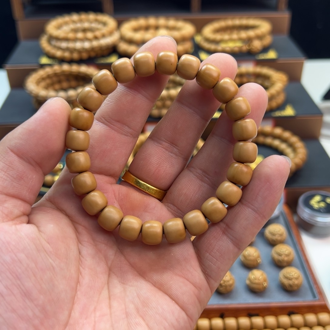 猴头核桃手串遇***次微瑕云天老型15号