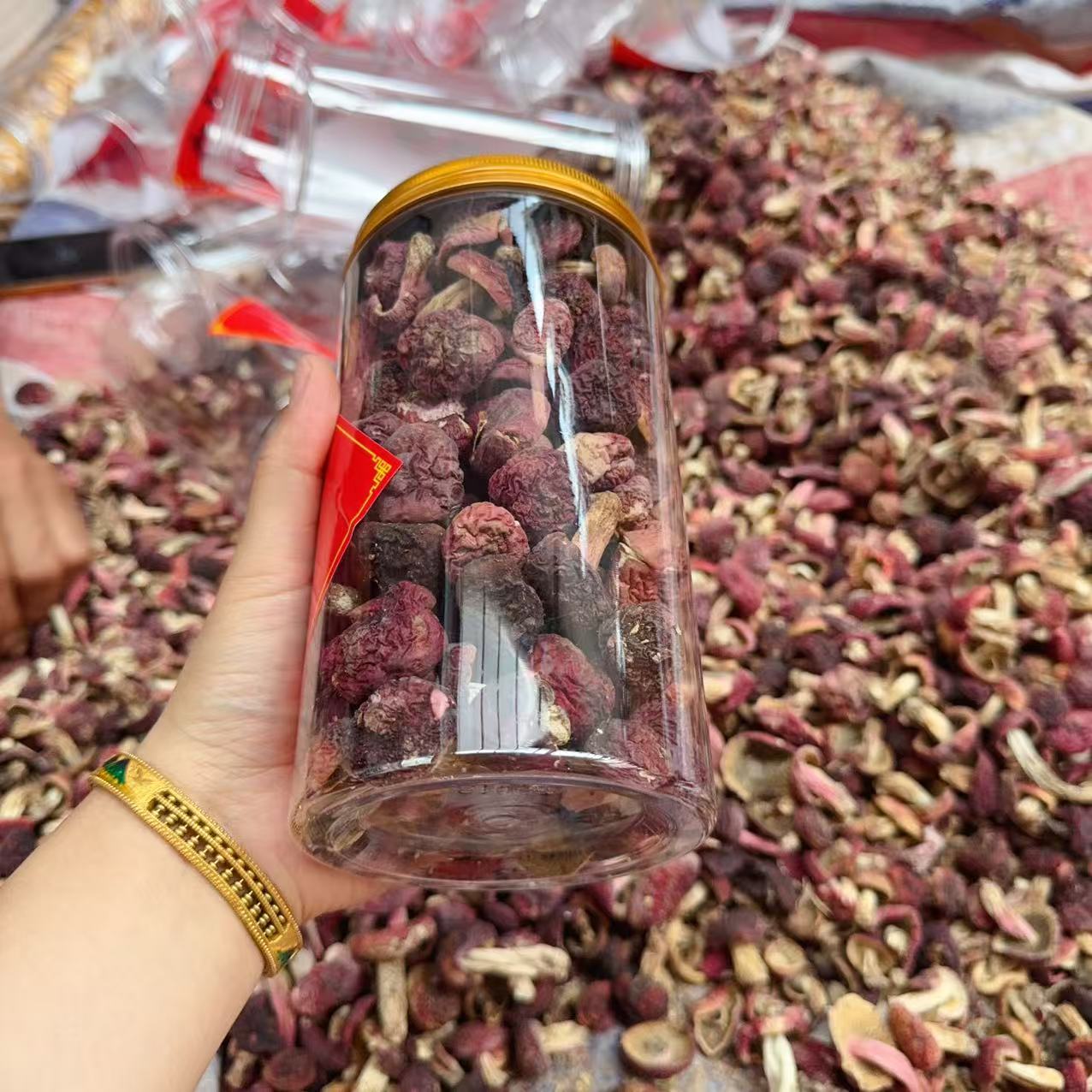 云南野生红菇 菇蕾菇丁 云南高山正红野生红菇