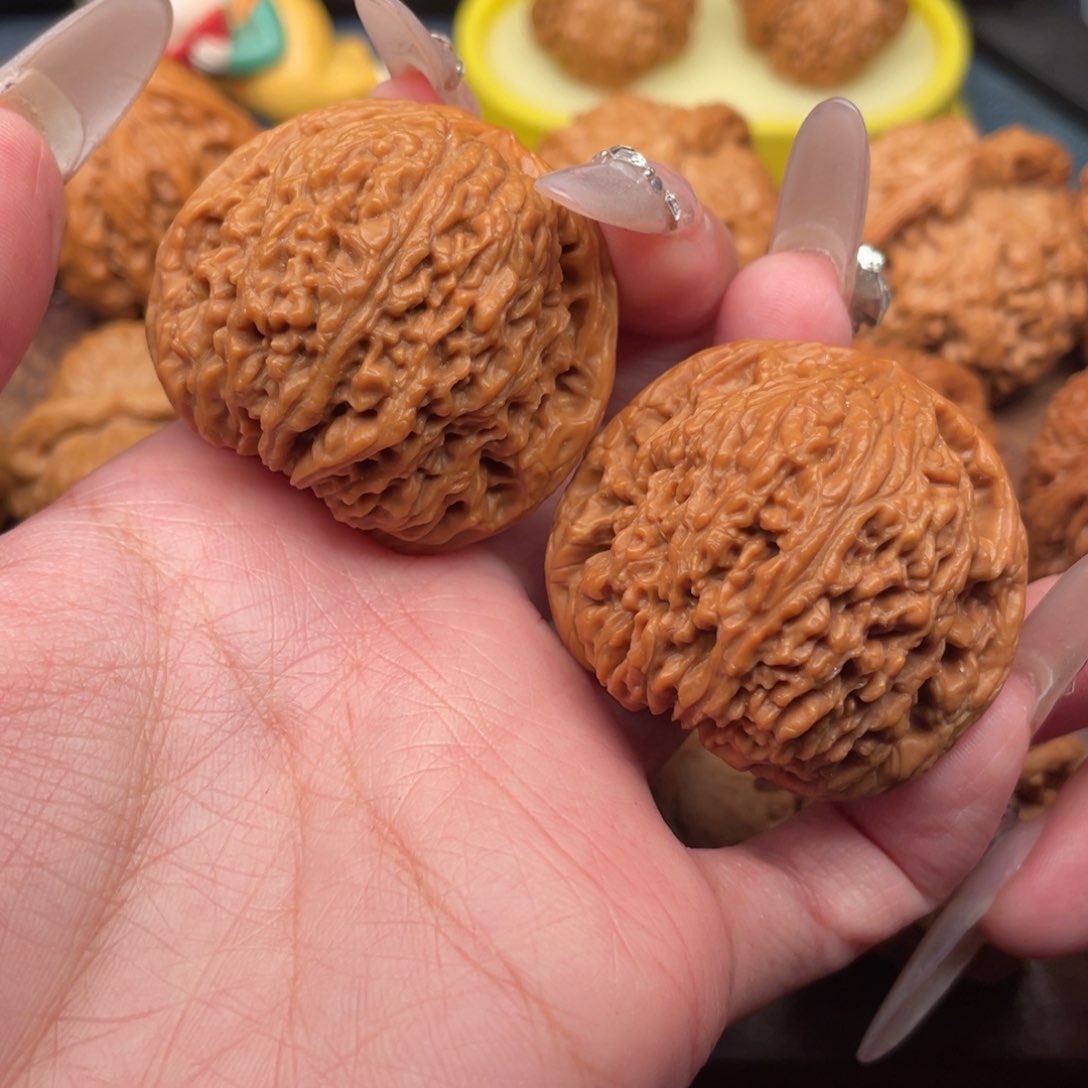 文玩核桃吊坠炮弹拉丝纹南疆42