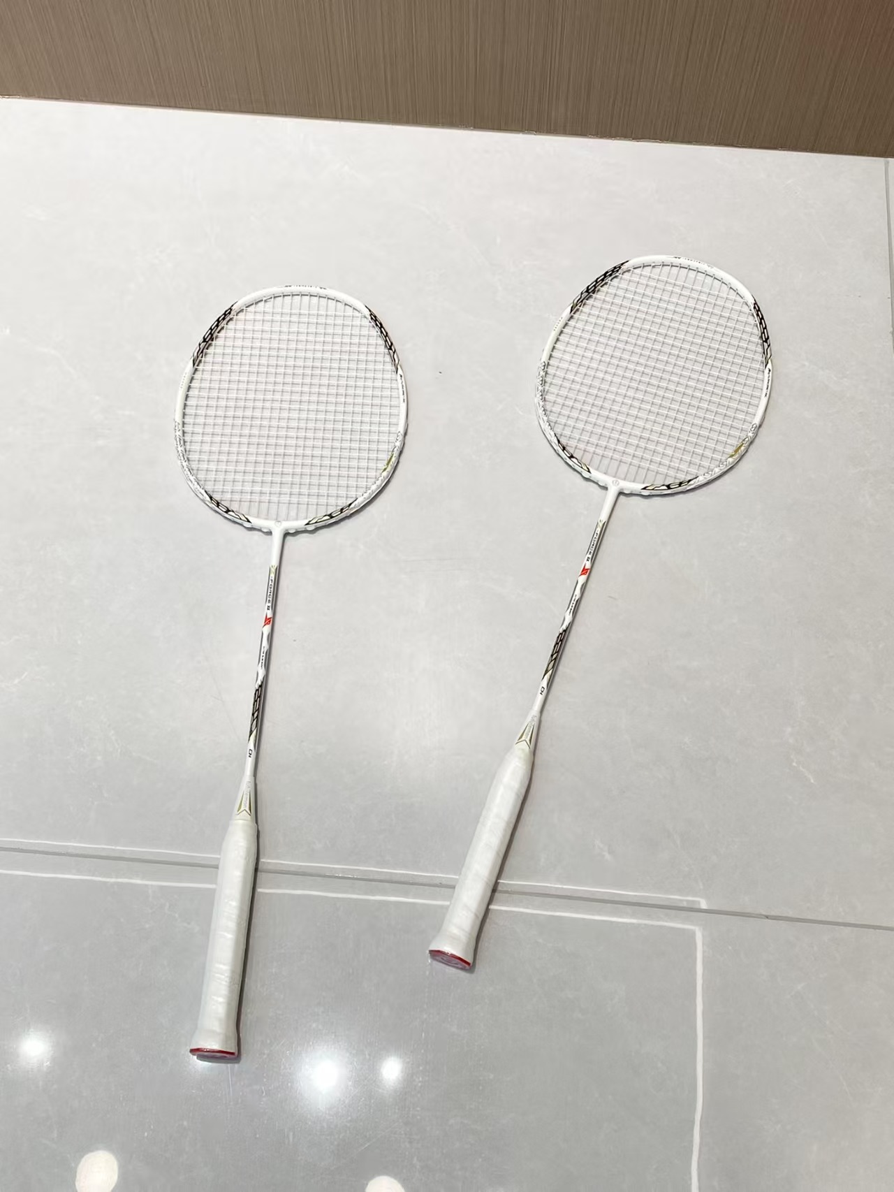 【401- 500】号 羽 毛球拍碳11