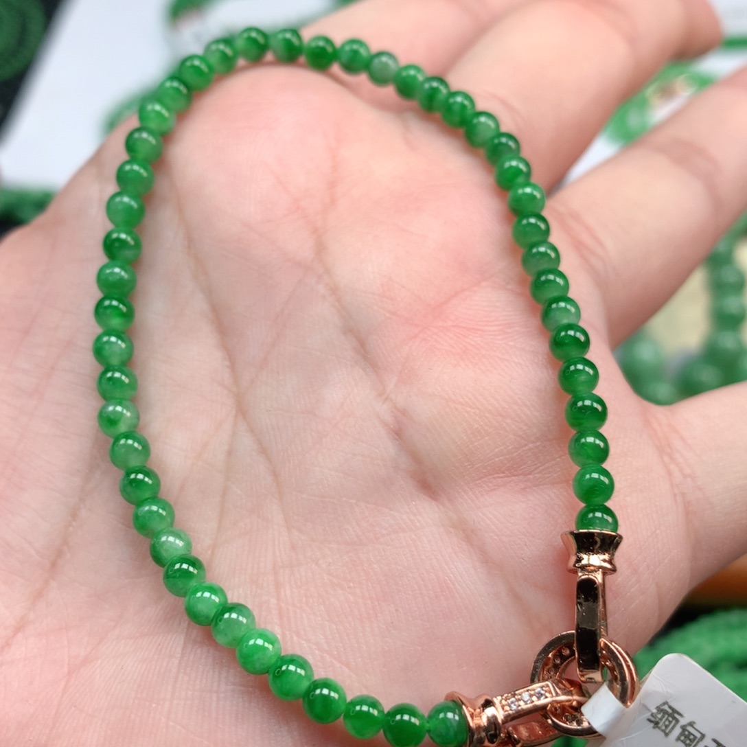 翡翠手链未镶嵌翡翠