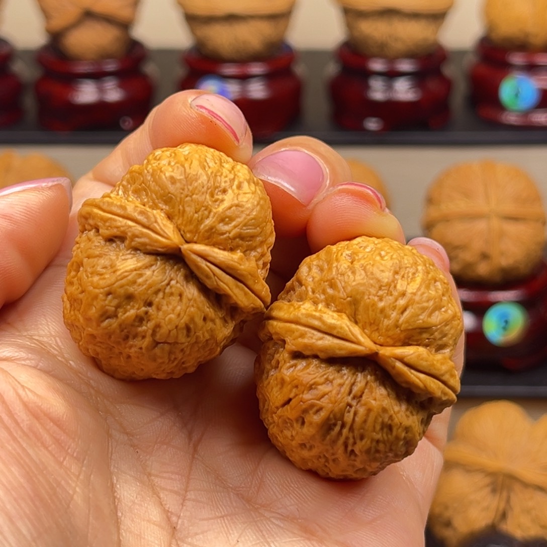 吊坠文玩核桃红唇元宝W