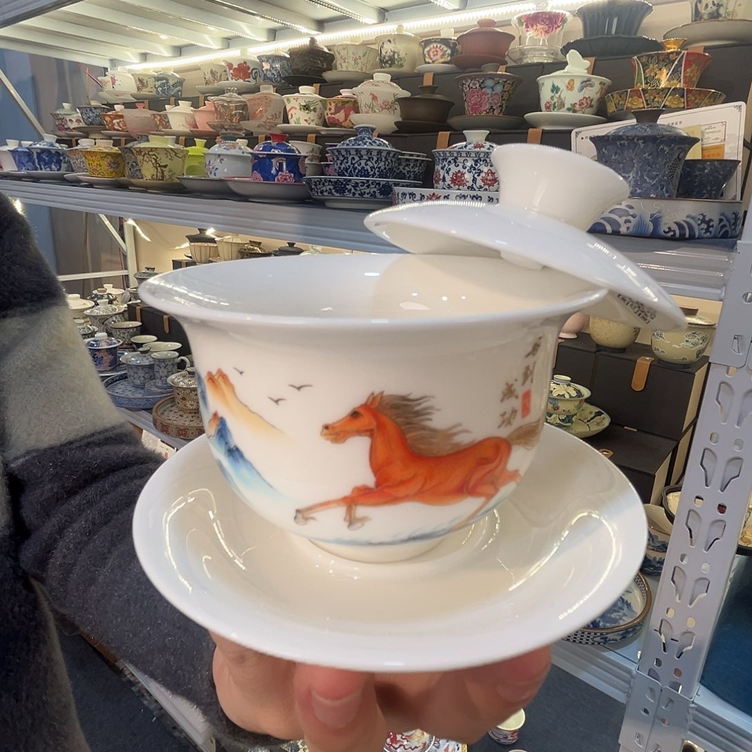 这些盖碗很漂亮！！！