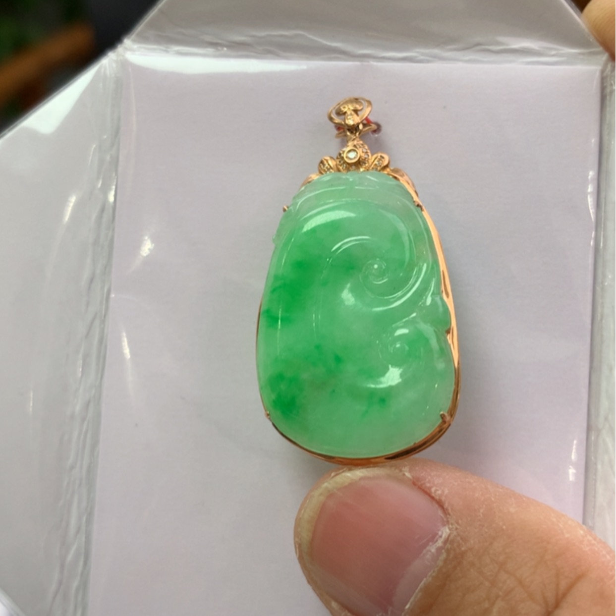 【闪购商品】翡翠颈饰18K金镶嵌翡翠