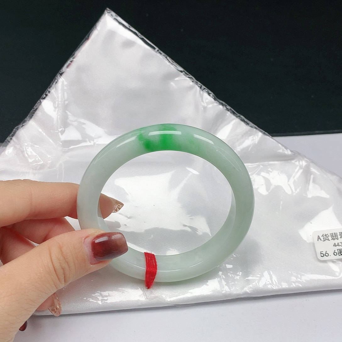 翡翠手镯未镶嵌翡翠026