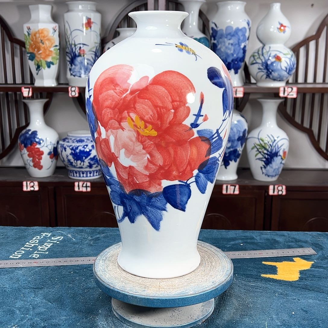 摆件景德镇陶瓷梅红牡