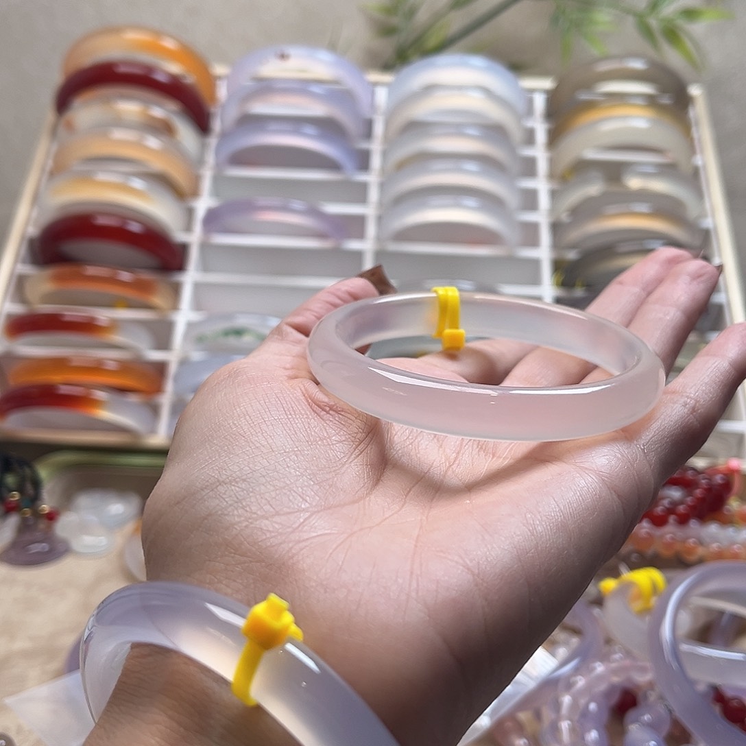 T***i玛瑙/玉髓未镶嵌手镯