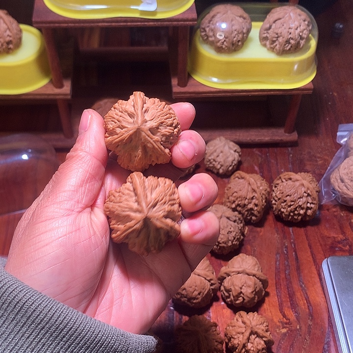 y***.吊坠文玩核桃三棱