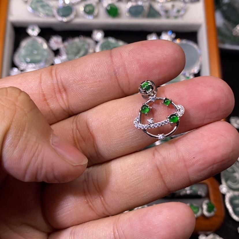 【闪购商品】翡翠颈饰未镶嵌天然