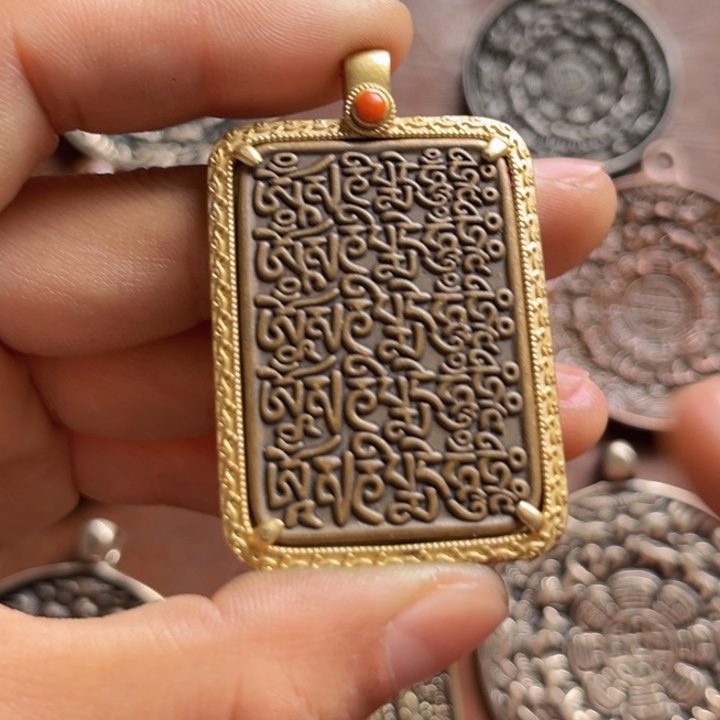 颈饰琉璃巴*喜欢的朋友