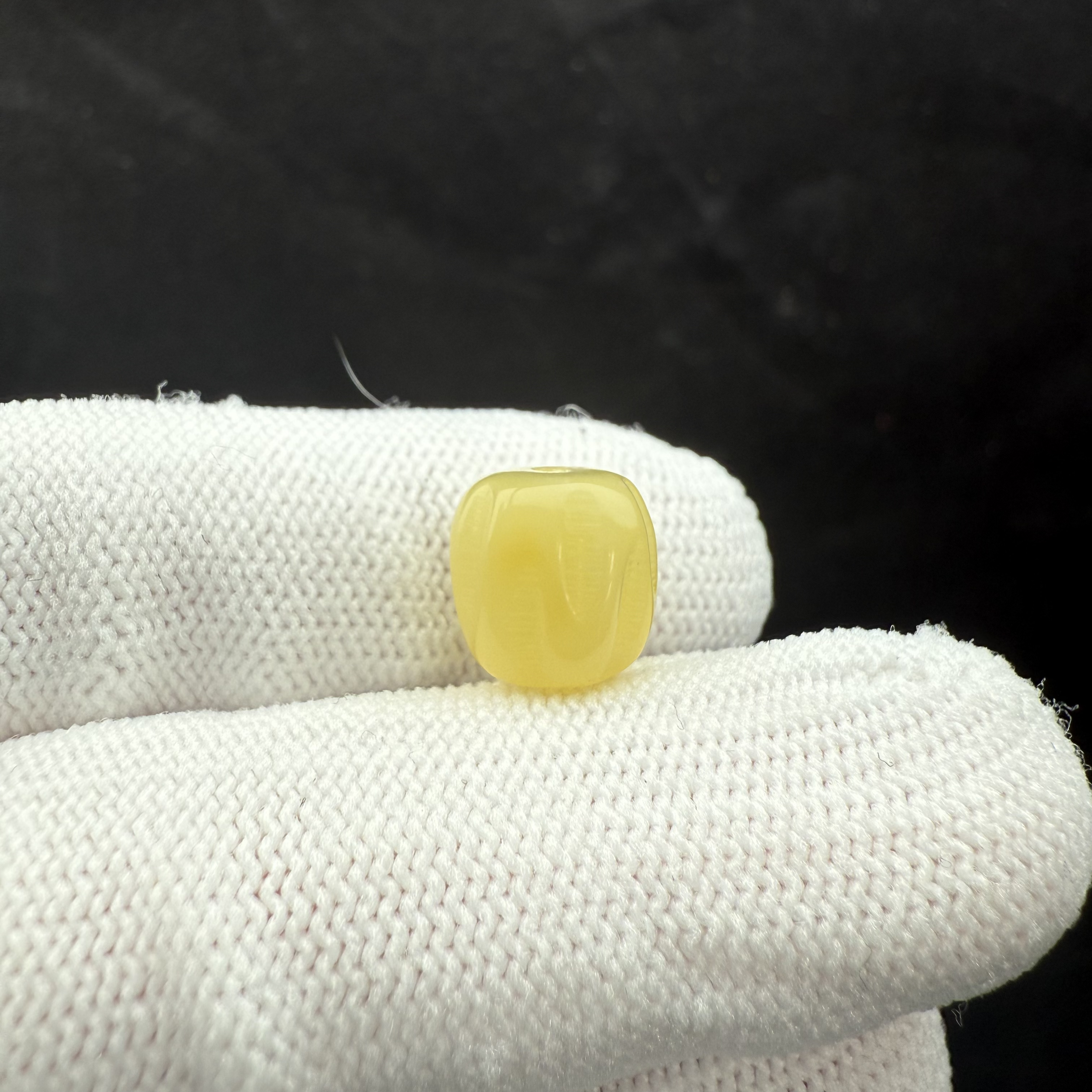 B5073天然原矿蜜蜡瑕疵特价雕刻珠9.3*9.7mm支持复检