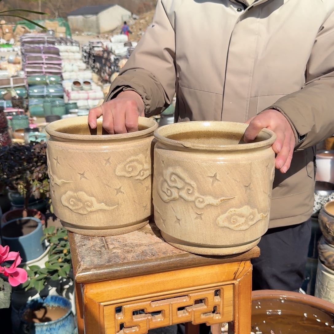 紫砂花盆口20高18（两个九尾狐柴烧