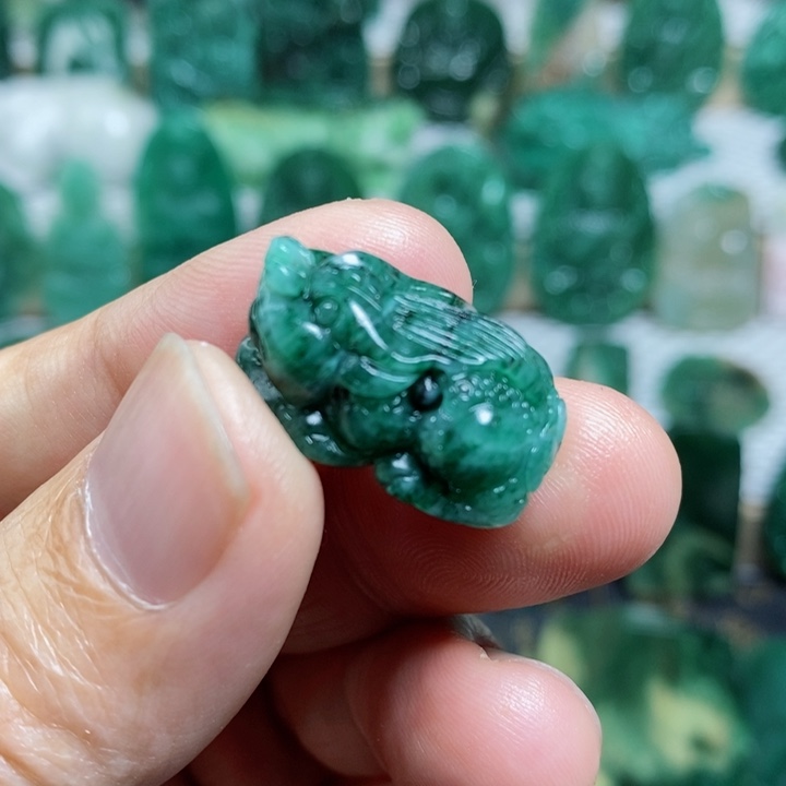 未镶嵌独山玉颈饰